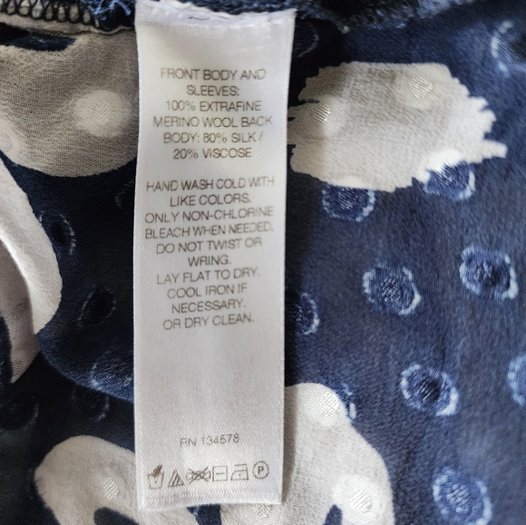 Vinyard Vines navy blue sweater, Small - Picture 8 of 8